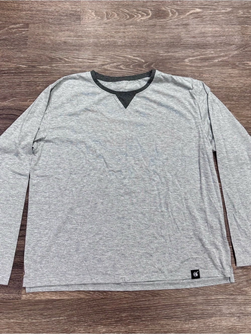 The White Company x Qatar Airways Gray Lounge Sleep Shirt Men’s Large